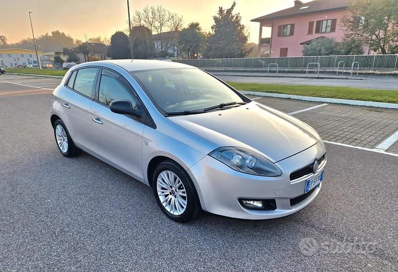 Grigio Usata 2013 Fiat Bravo Due volumi | 3600 € (Buon prezzo) - Immagine 1/4