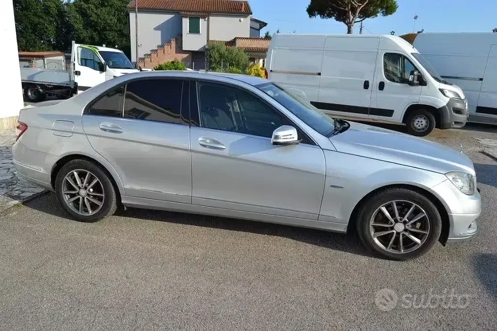 Usata Mercedes C200 Elegance 136 CV (100 kW) 2010 Grigio Berlina