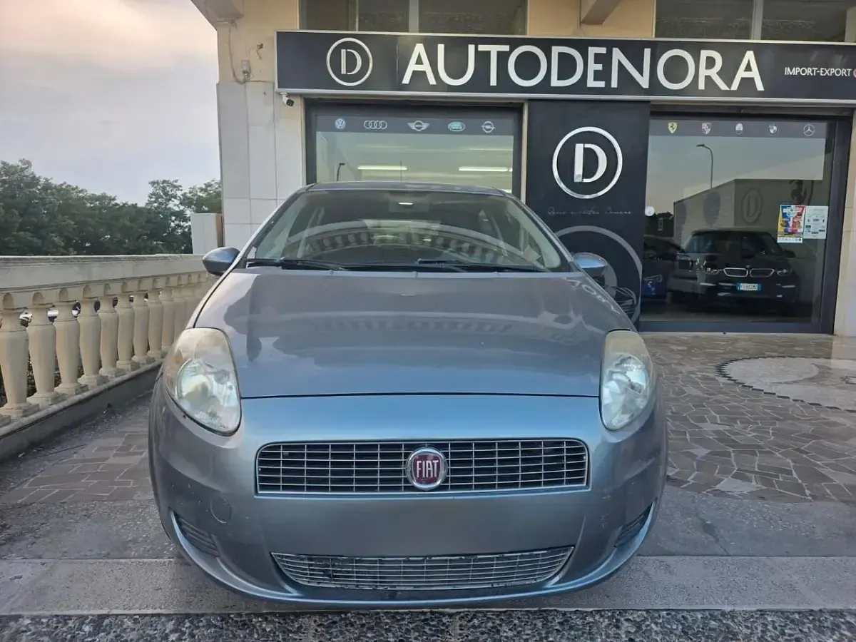 Usata Fiat Grande Punto 75 CV (55 kW) 2007 Grigio Utilitaria
