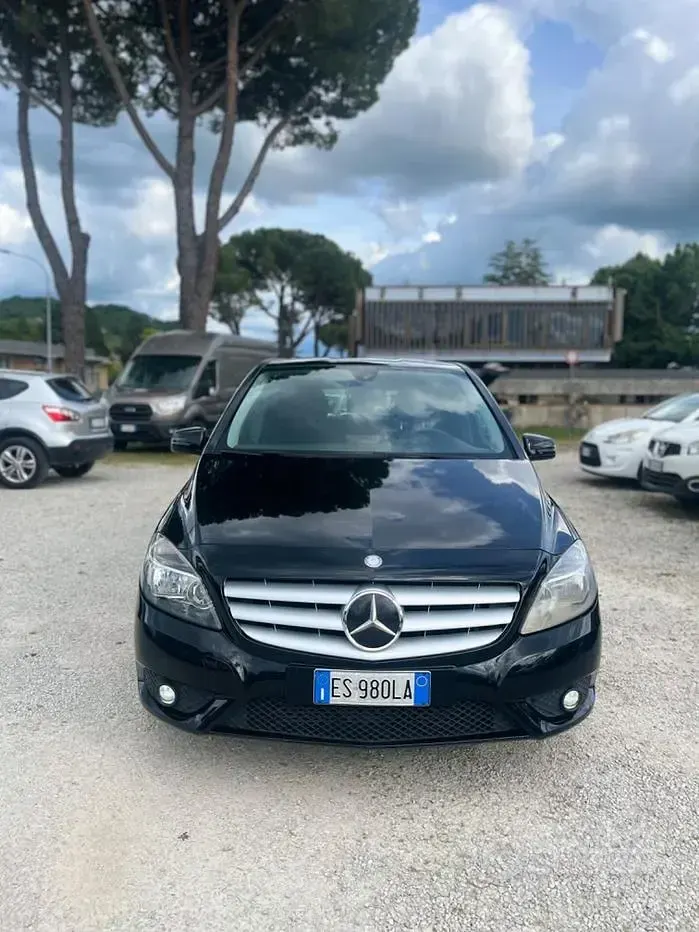 Usata Mercedes B180 109 CV (80 kW) 2014 Nero Utilitaria
