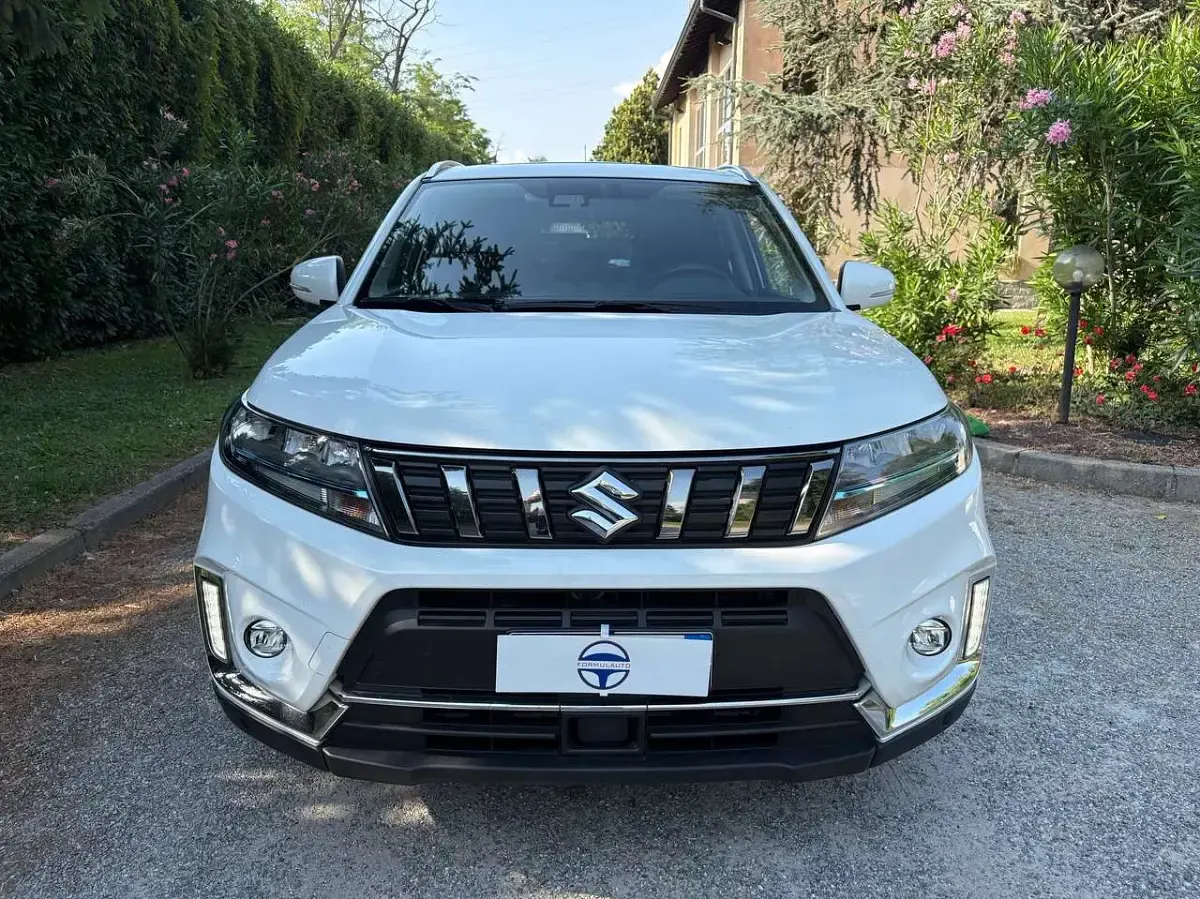 Usata Suzuki Vitara 102 CV (75 kW) 2022 Bianco SUV