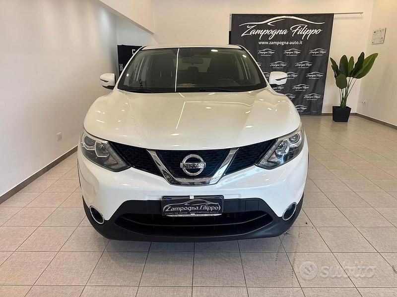 Usata Nissan Qashqai 131 CV (96 kW) 2015 Bianco SUV