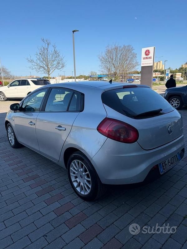 Usata Fiat Bravo 105 CV (77 kW) 2011 Grigio Utilitaria