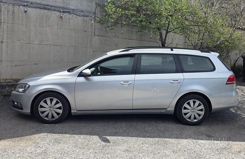 Usata VW Passat 120 CV (88 kW) 2014 Grigio Station wagon