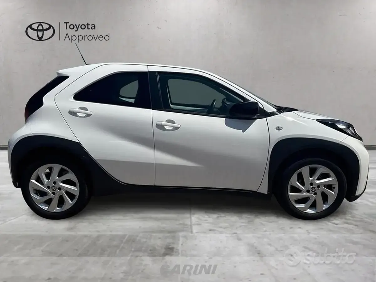 Usata Toyota Aygo X Active 72 CV (52 kW) 2022 Bianco SUV