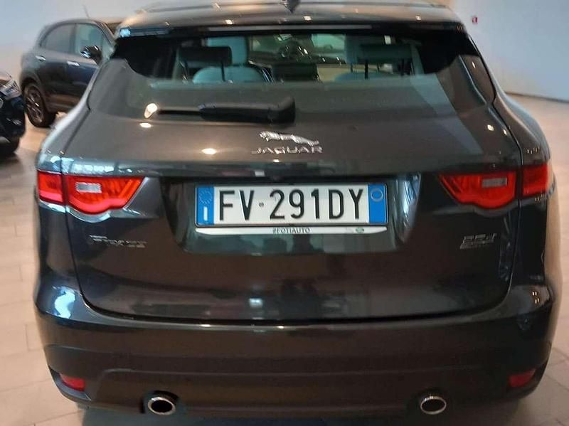 Usata Jaguar F-Pace Portfolio 241 CV (177 kW) 2019 Grigio SUV
