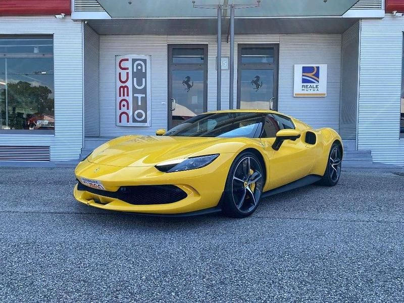 Giallo Usata 2023 Ferrari 296 Coupé | 299.000 € (Ottimo prezzo) - Immagine 1/4