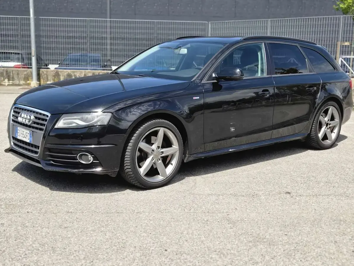 Usado Audi A4 S-Line 170 CV (125 kW) 2010 Other Familiar