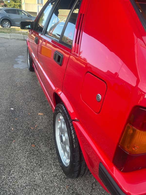 Usata Lancia Delta 140 CV (102 kW) 1991 Rosso Utilitaria