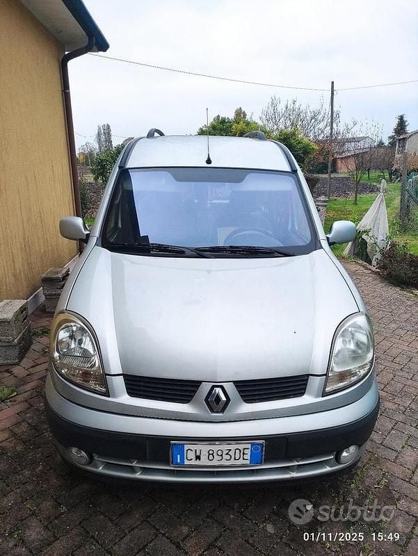 Usata 2005 Renault Kangoo Tre volumi | 2500 € - Immagine 1/4