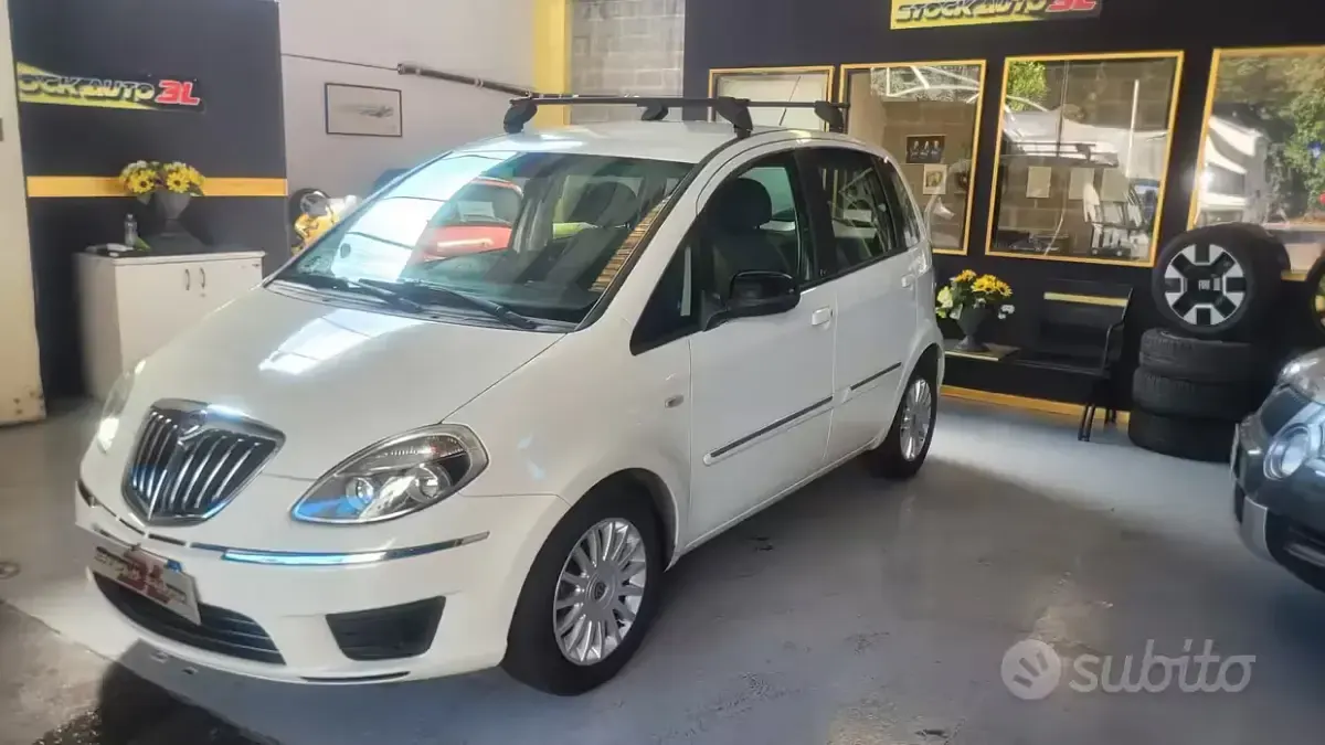 Usata Lancia Musa 95 CV (69 kW) 2012 Bianco Monovolume