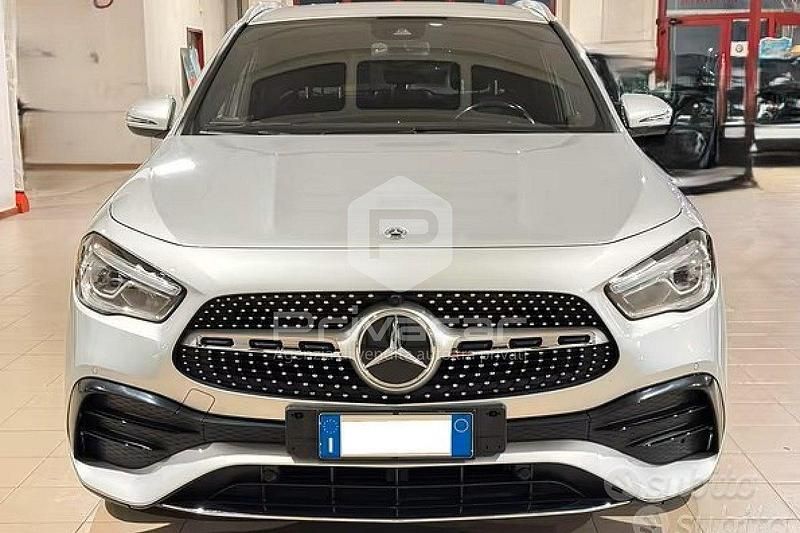Usata Mercedes GLA200 Premium 150 CV (110 kW) 2021 Grigio SUV