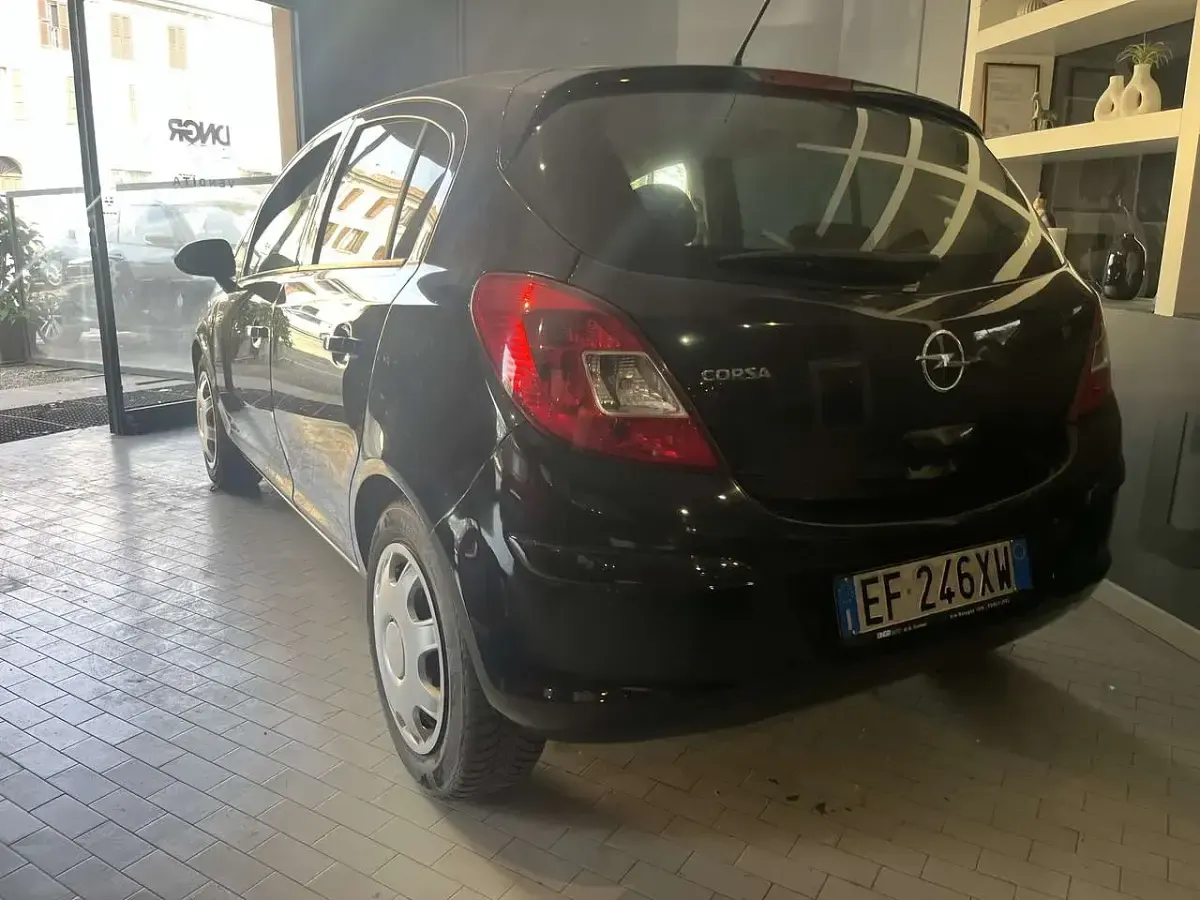 Usata Opel Corsa Cosmo 86 CV (63 kW) 2011 Nero Utilitaria