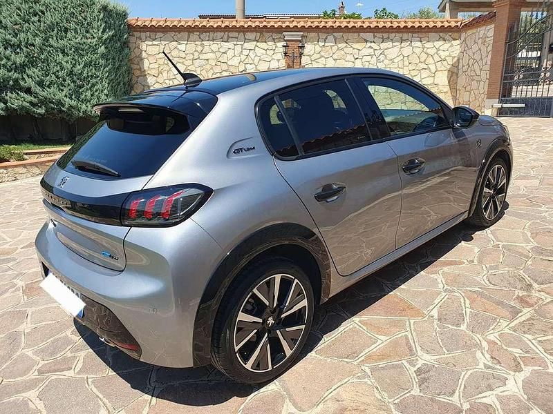 Usata Peugeot 208 GT-line 102 CV (75 kW) 2020 Argento Utilitaria