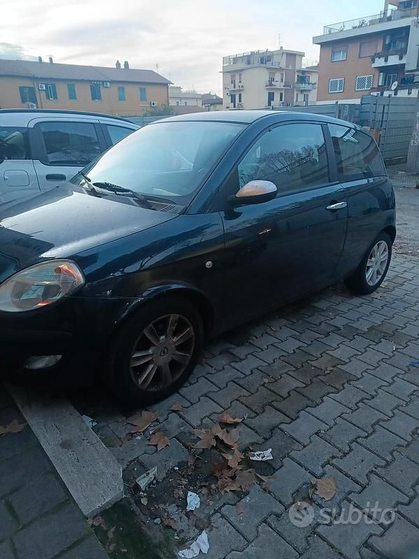 Usata Lancia Ypsilon 60 CV (44 kW) 2004 Nero Utilitaria