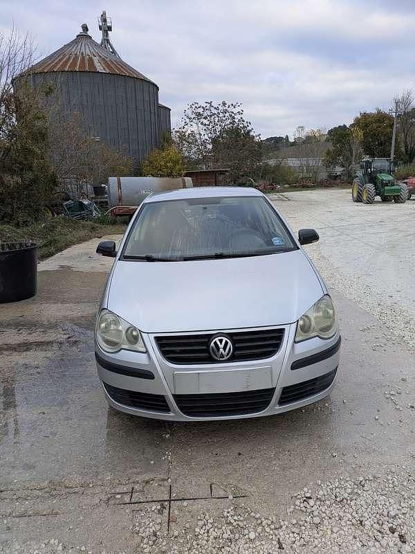 Usata 2007 VW Polo Comfortline Tre volumi | 2699 € (Buon prezzo) - Immagine 1/4