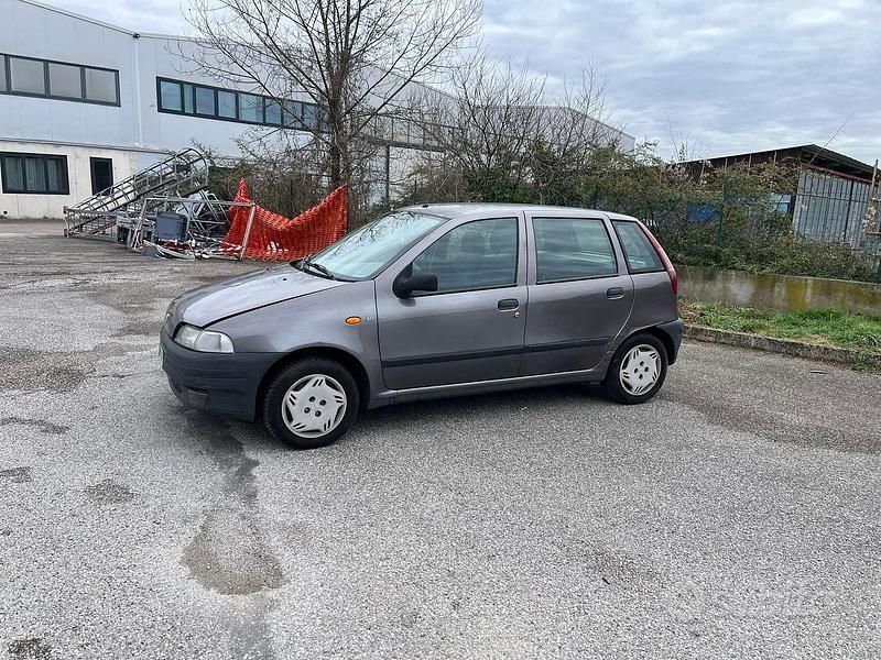 Usata Fiat Punto 1999 Grigio Utilitaria
