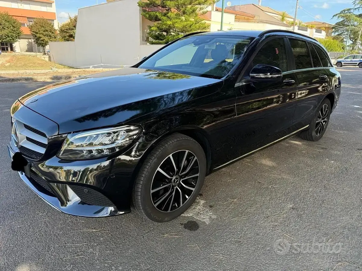 Usata Mercedes C200 160 CV (117 kW) 2020 Nero Station wagon