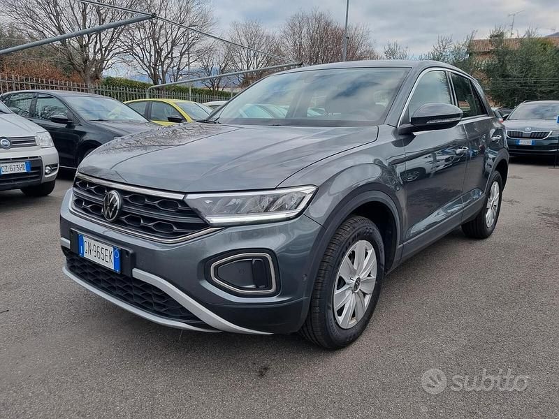 Usata VW T-Roc Life 110 CV (80 kW) 2022 Grigio SUV