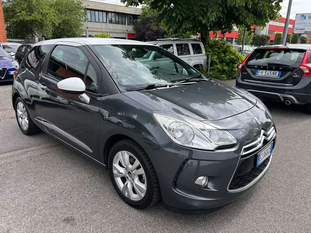 Usata Citroën DS3 Chic 68 CV (50 kW) 2015 Grigio Berlina