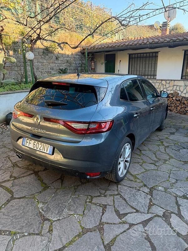 Usata Renault Mégane IV 110 CV (80 kW) 2016 Grigio Berlina