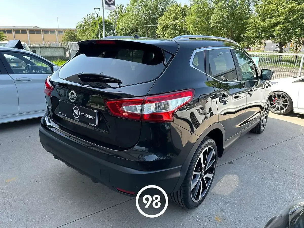 Usata Nissan Qashqai 360º 110 CV (80 kW) 2016 Nero SUV