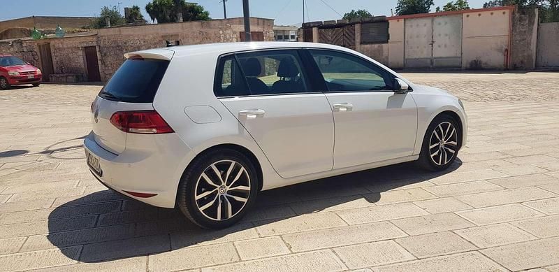 Usata VW Golf VII Highline 150 CV (110 kW) 2014 Berlina