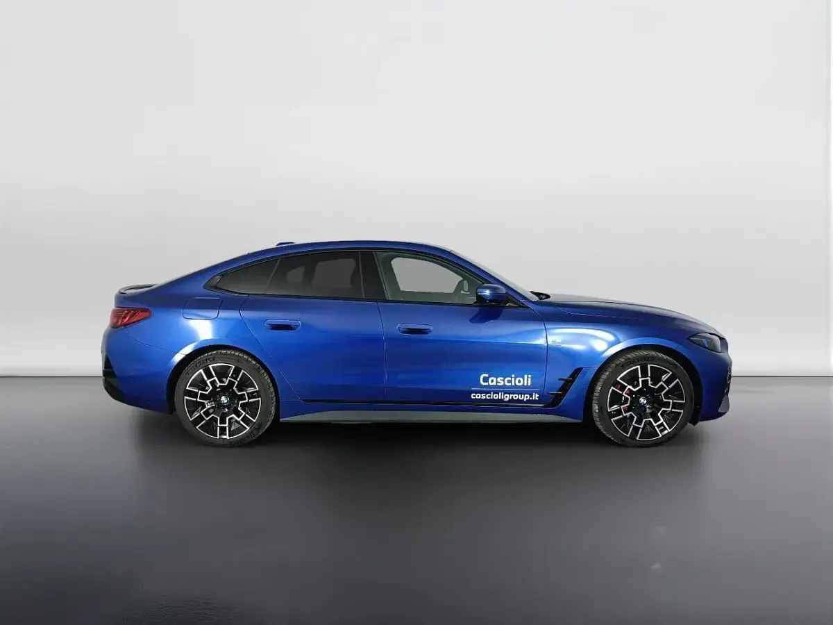 Usata BMW i4 249 kW (339 CV) 2025 Blu Berlina