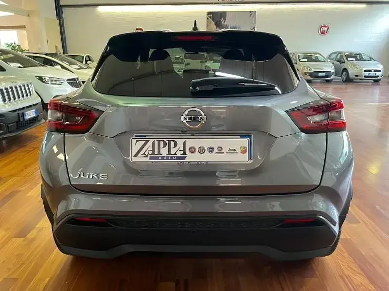Usata Nissan Juke Acenta 114 CV (83 kW) 2022 Grigio SUV