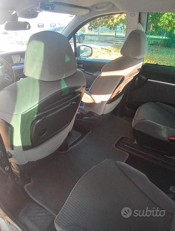 Usata Peugeot 807 163 CV (119 kW) 2013 Grigio Monovolume