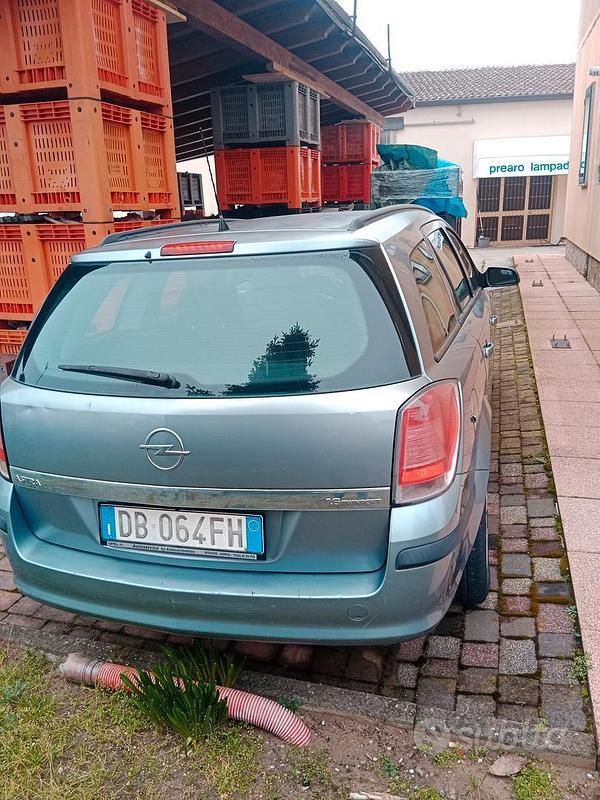Usata Opel Astra 2008 Grigio Station wagon