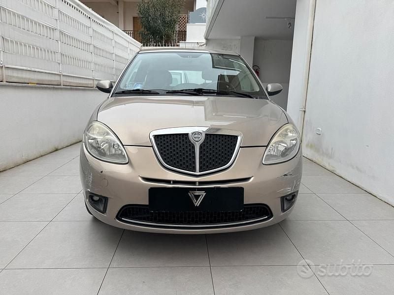 Usata Lancia Ypsilon 60 CV (44 kW) 2009 Grigio Utilitaria