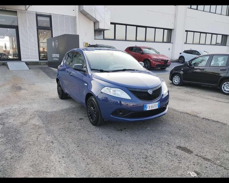 Usata Lancia Ypsilon S 69 CV (50 kW) 2019 Blu Utilitaria