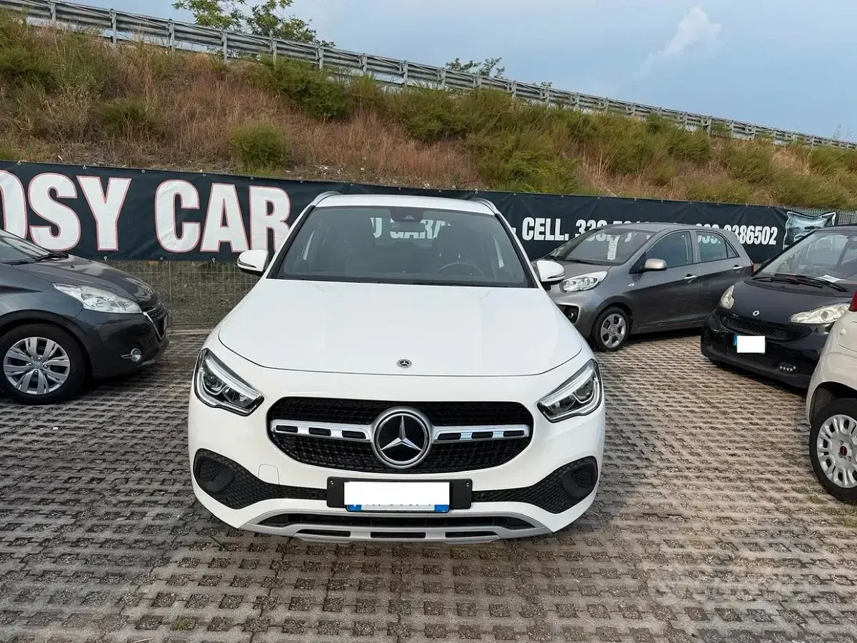 Usata Mercedes GLA200 150 CV (110 kW) 2023 Bianco SUV