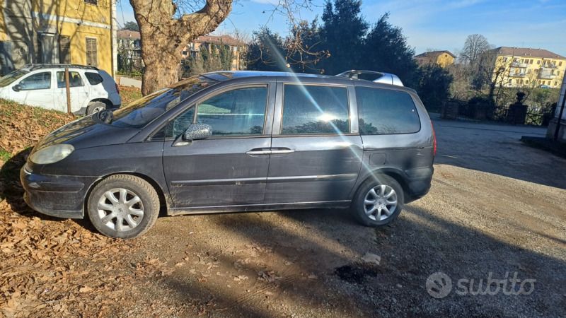 Usata Peugeot 807 136 CV (100 kW) 2004 Grigio Monovolume