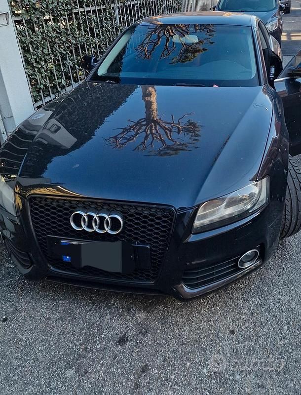 Begagnad Audi A5 S-Line 2011 Svart Sportkupé