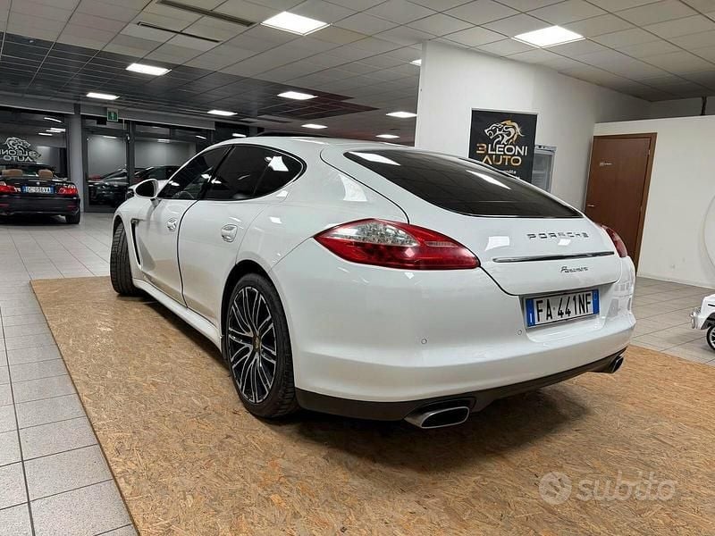 Usata Porsche Panamera Platinum Edition 250 CV (183 kW) 2012 Bianco Utilitaria