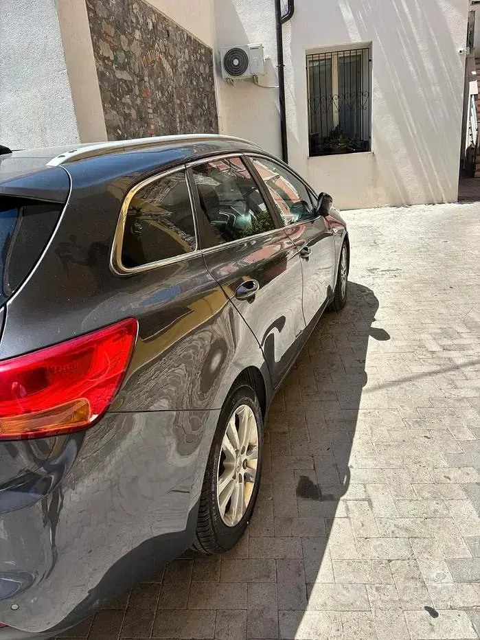 Usata Kia Ceed 110 CV (80 kW) 2015 Nero Utilitaria