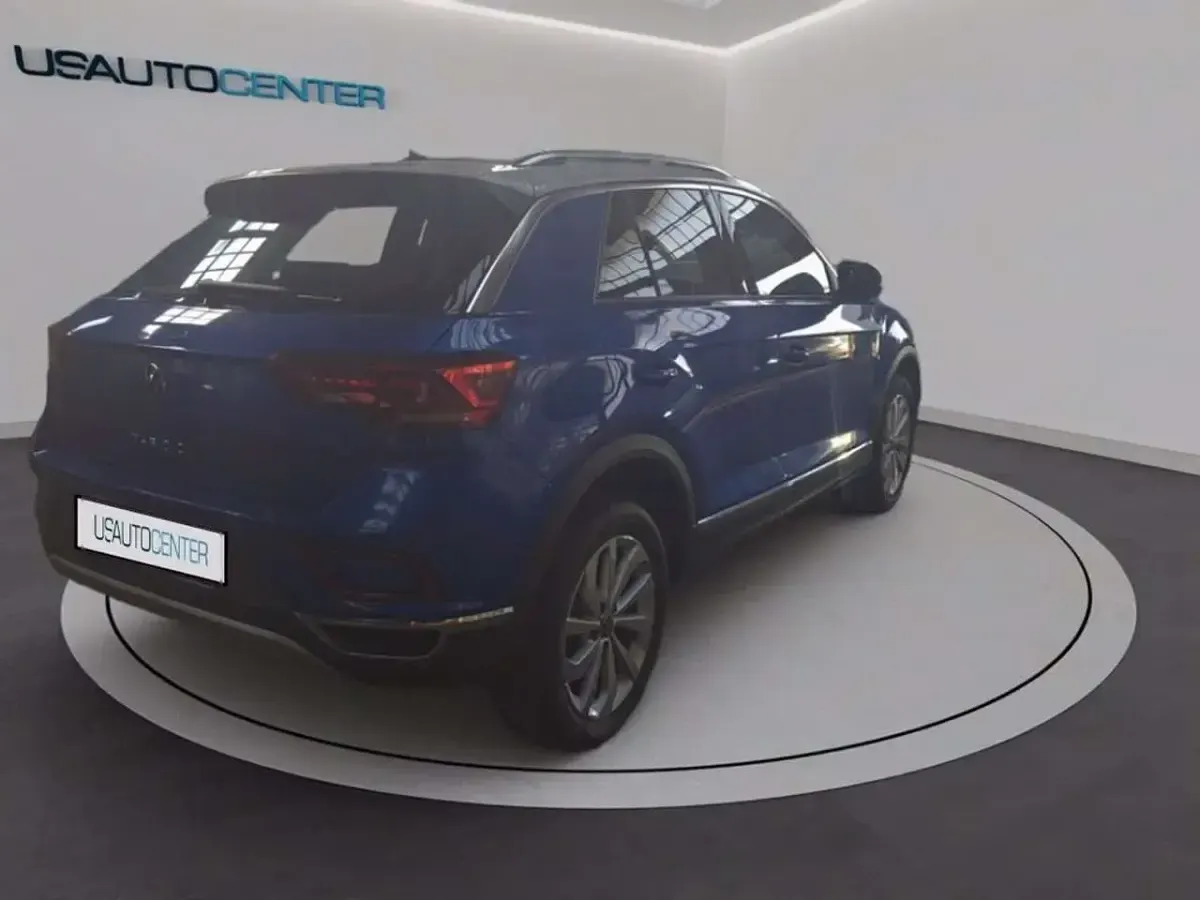 Usata VW T-Roc Style 150 CV (110 kW) 2023 0f blu lava metallizzato SUV