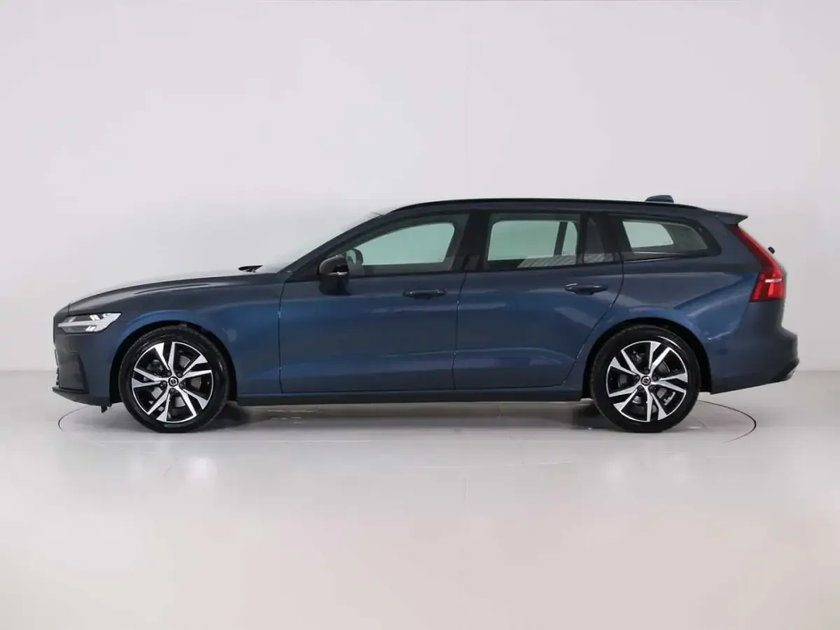Usata Volvo V60 Plus 197 CV (144 kW) 2023 Blu Station wagon