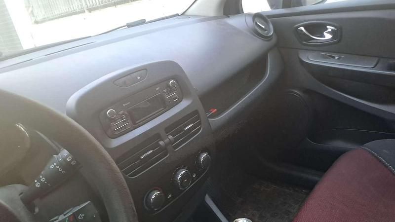 Usata Renault Clio IV 75 CV (55 kW) 2013 Grigio Berlina