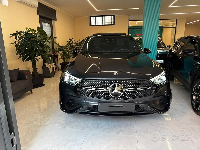 Grigio Usata 2024 Mercedes GLC220 AMG Line Premium Coupé | 68.890 € (Buon prezzo) - Immagine 1/4