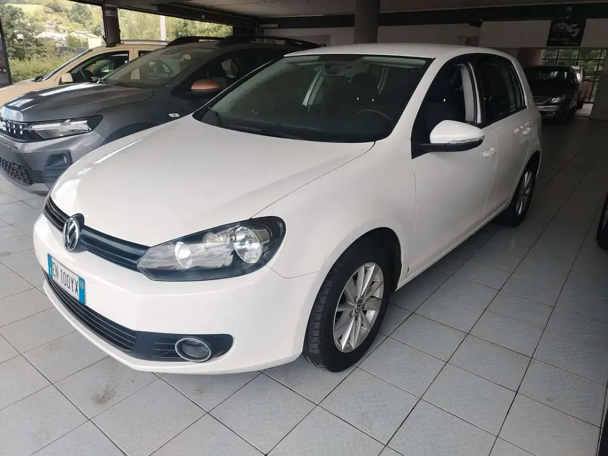 Usata VW Golf VII Comfortline 105 CV (77 kW) 2012 Bianco Berlina