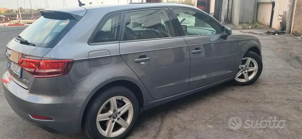 Usata Audi A3 116 CV (85 kW) 2019 Grigio Berlina