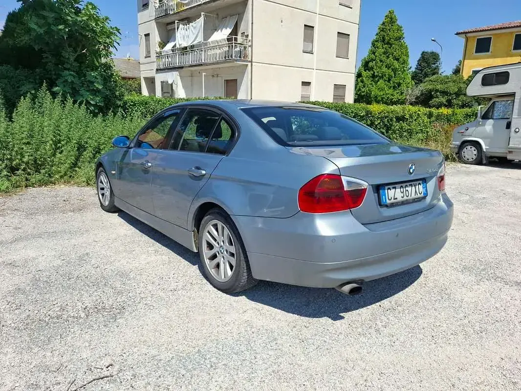 Usata BMW 320 163 CV (119 kW) 2006 Argento Berlina
