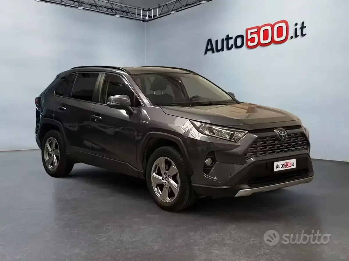 Usata Toyota RAV4 Hybrid 178 CV (130 kW) 2021 Grigio SUV