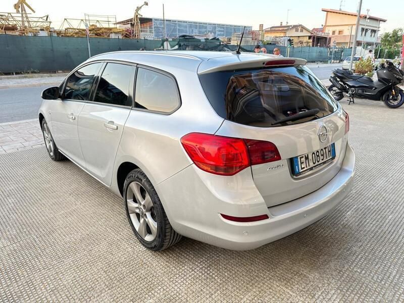 Usata Opel Astra 110 CV (80 kW) 2012 Grigio Station wagon