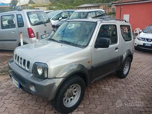 Usata Suzuki Jimny 81 CV (59 kW) 1999 Grigio SUV