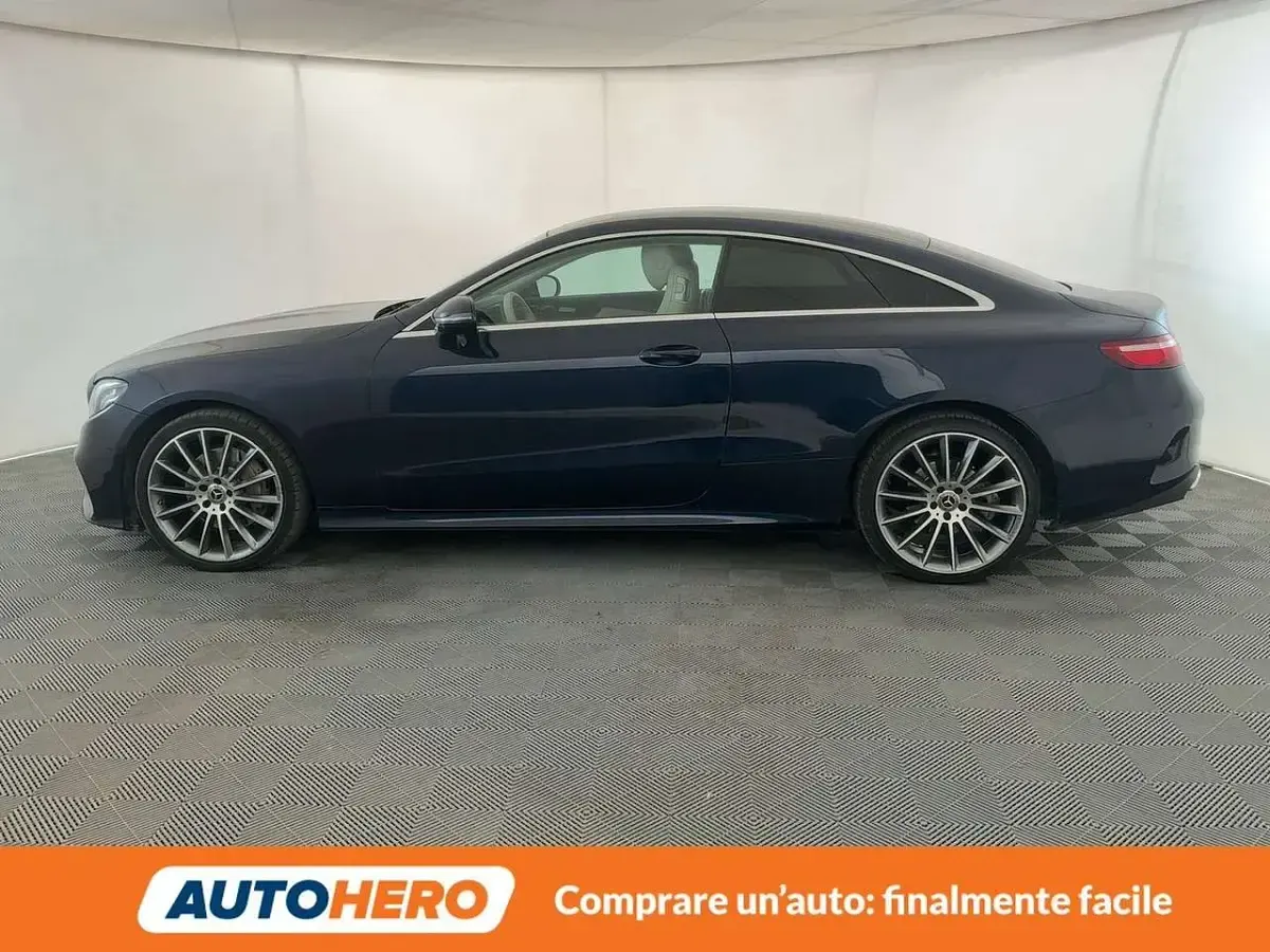 Usata Mercedes E220 Premium 194 CV (142 kW) 2018 Blu/azzurro Coupé