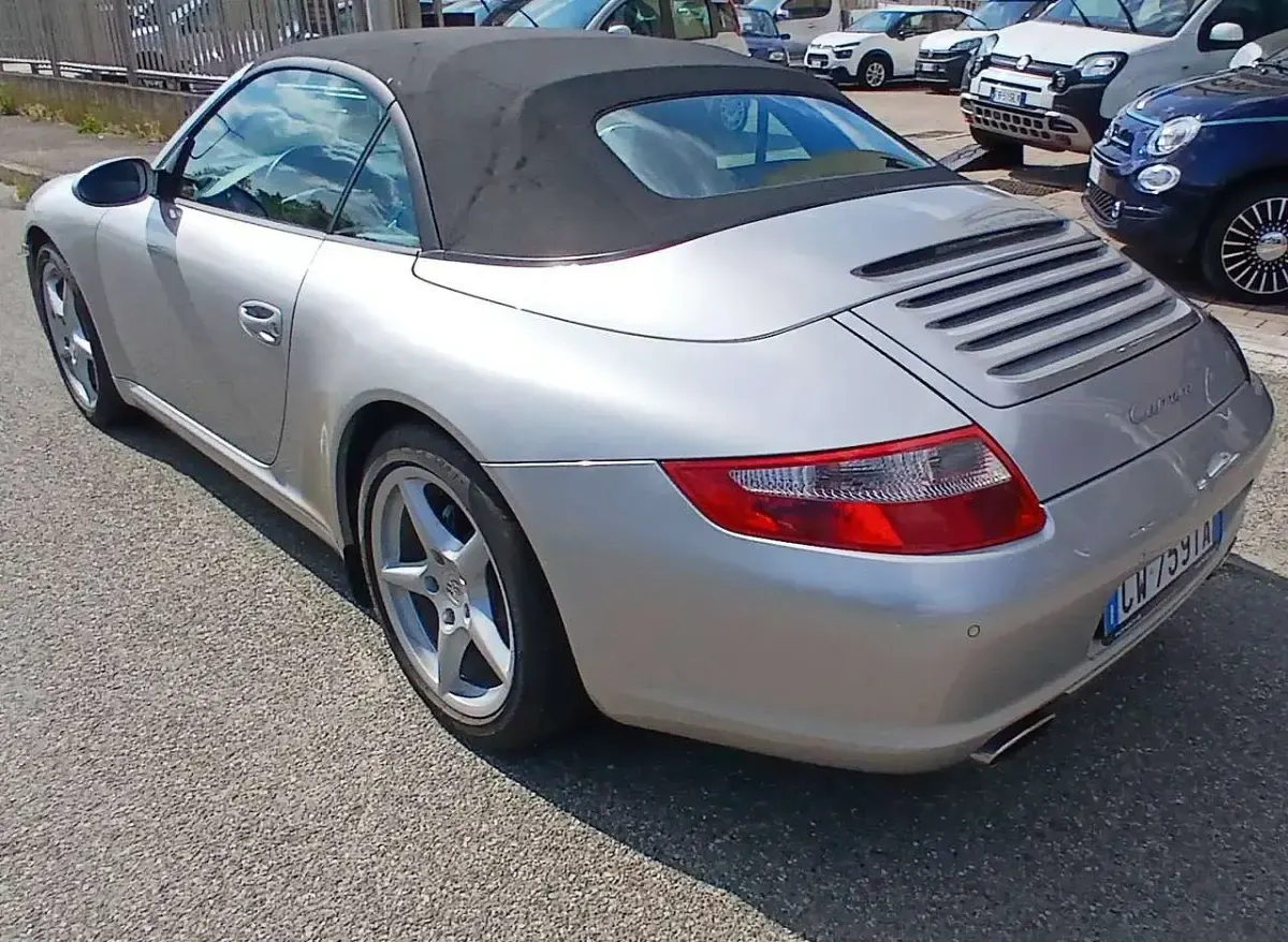 Usata Porsche 997 325 CV (239 kW) 2005 Vernice metallizzata Cabrio